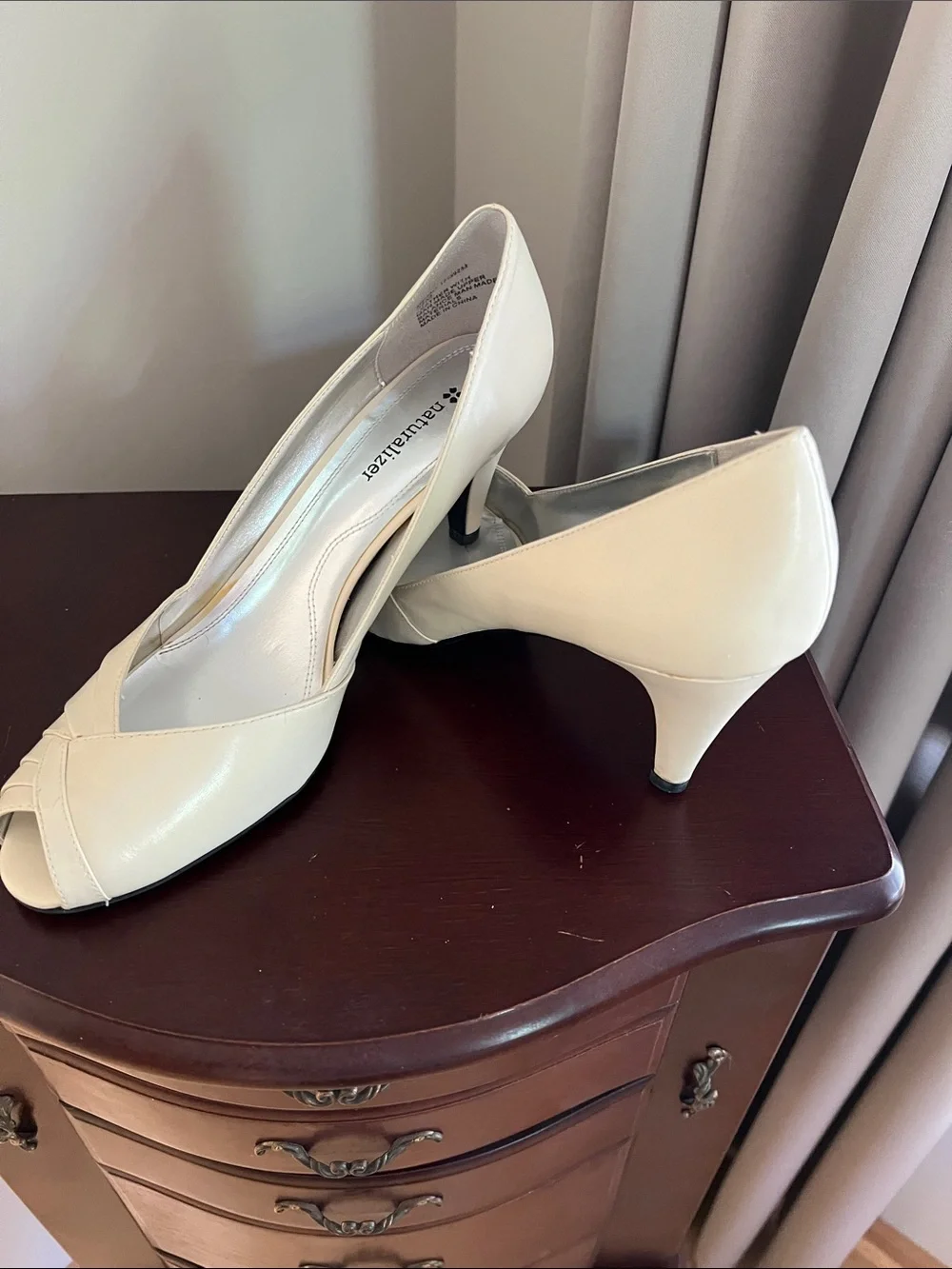 Naturalizer - Comfortable Cream Peep-Toe Heels - 9.5